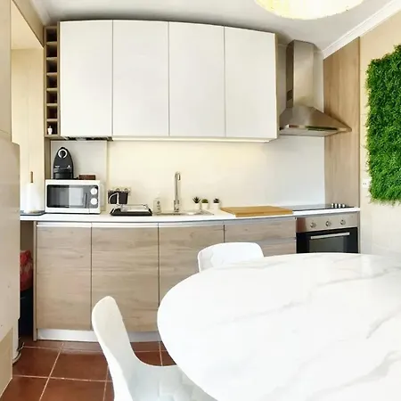 Comfortable House In With Unfenced Garden Holiday home *