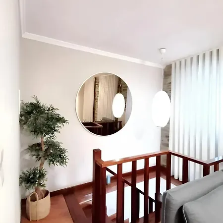 Comfortable House In With Unfenced Garden בית נופש