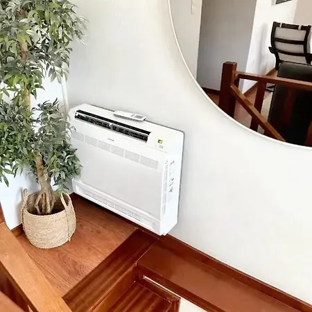 Comfortable House In With Unfenced Garden *