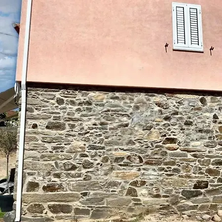 Dom wakacyjny Comfortable House In With Unfenced Garden