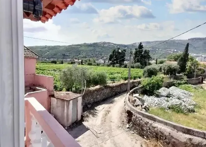 Сasa de vacaciones Comfortable House In With Unfenced Garden Lamego